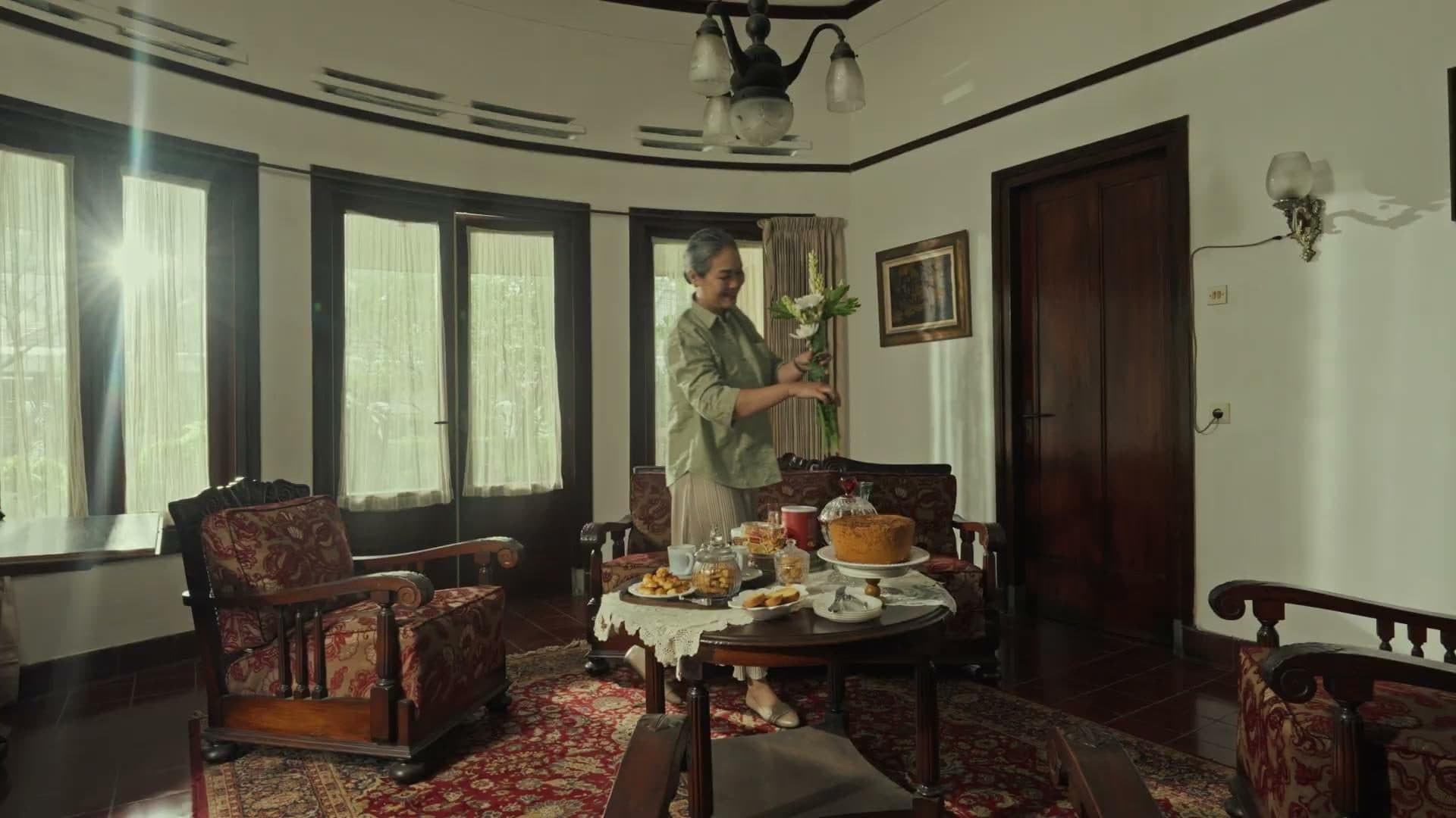Kartika Sari: still 3