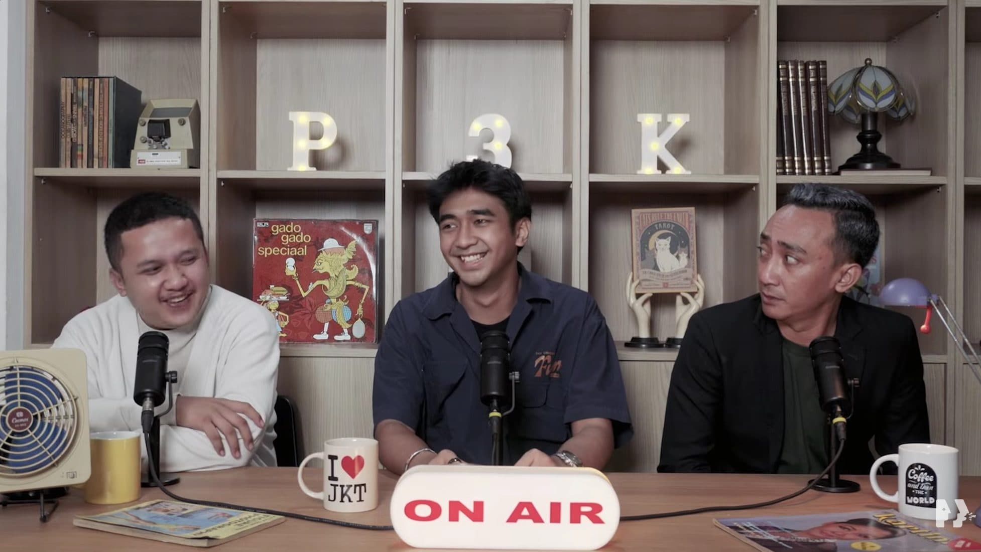 P3K (Percakapan Tiga Kepala): still 1