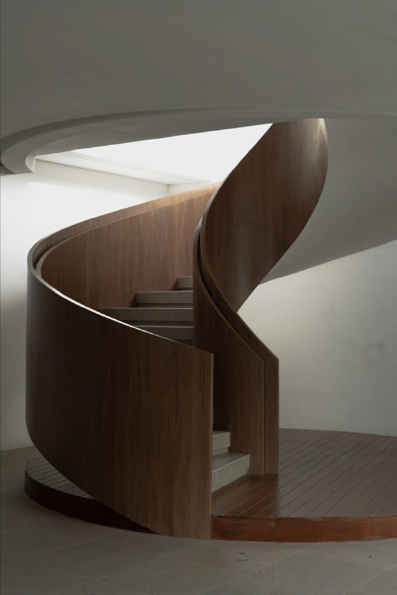 Villa & Leisure: still 10