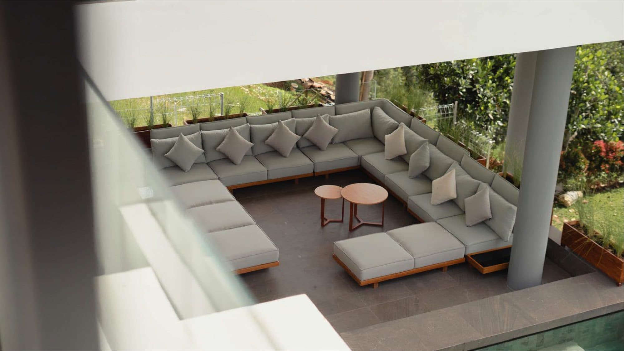 Villa & Leisure: still 7